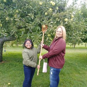 Meet your Posher, Ednnys